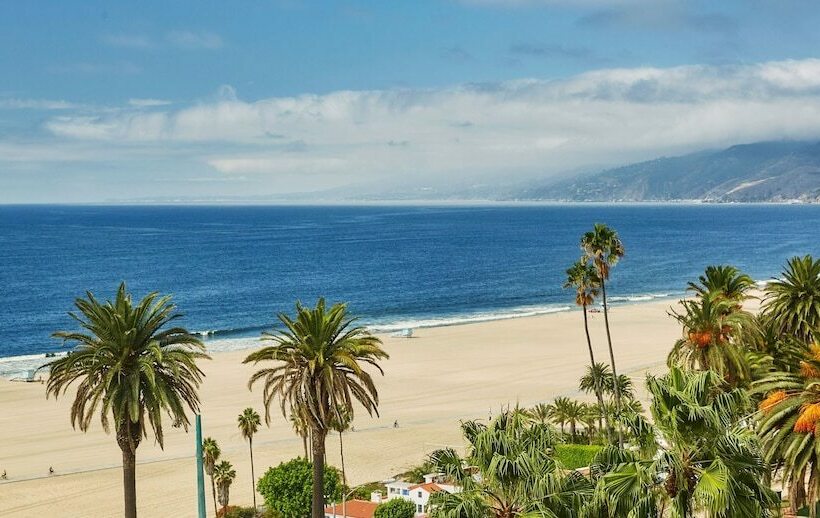 اتاق لوکس با چشم‌انداز دریا, Fairmont Miramar Hotel & Bungalows