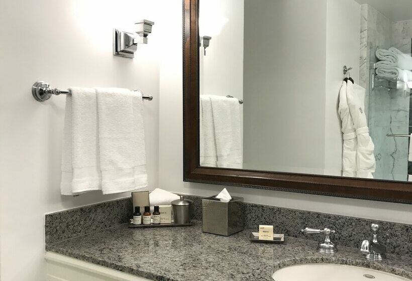 سوییت, Fairmont Miramar Hotel & Bungalows