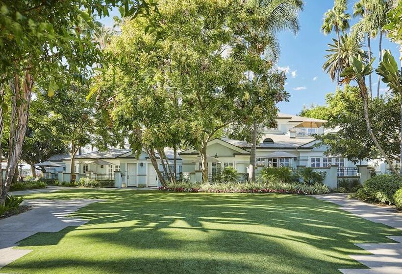 سوییت, Fairmont Miramar Hotel & Bungalows