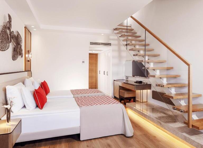 带海景标准四人间, Akka Antedon Hotel - Premium Ultra All Inclusive