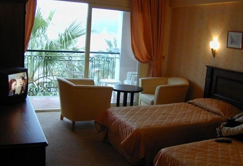 标准间, Candan Beach