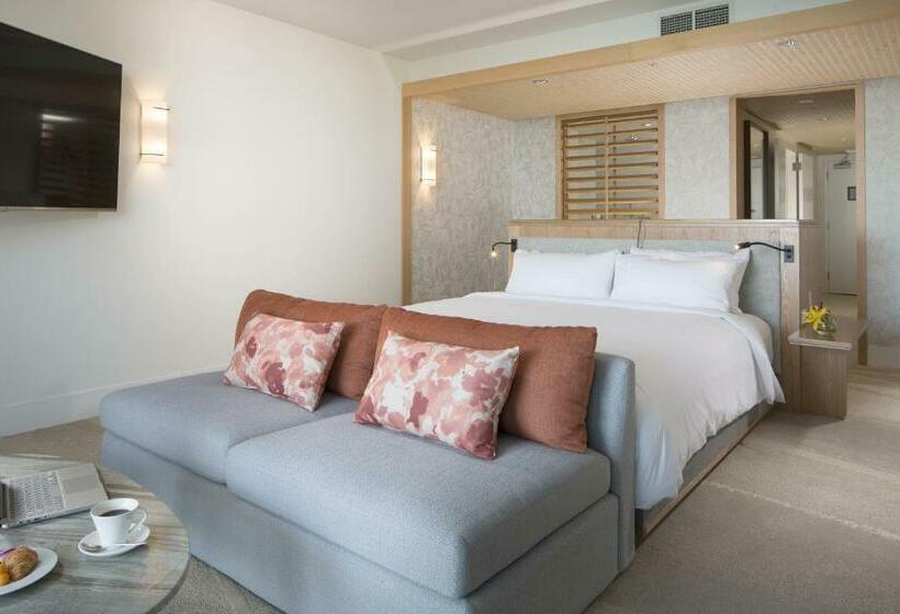 Junior Suite met Kingsize Bed, Eden Roc Miami Beach