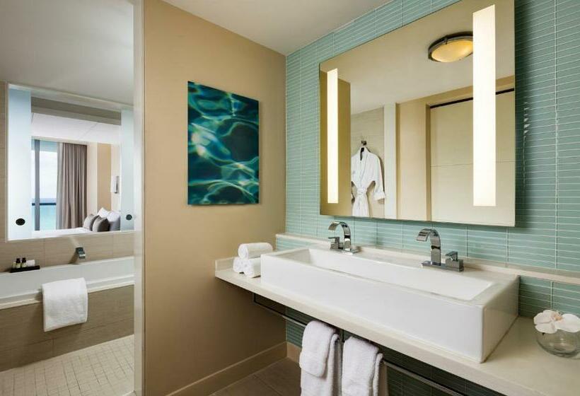 سوئیت جونیور با تخت بزرگ, Eden Roc Miami Beach