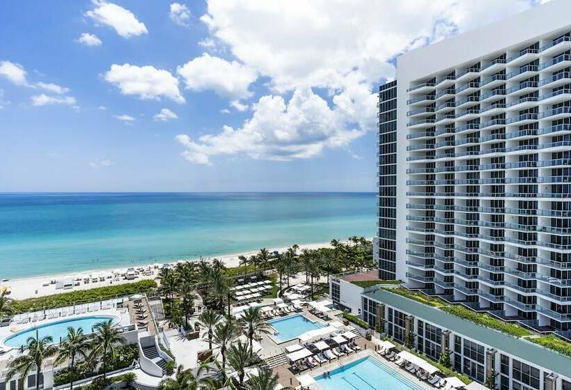 Premium Room, Eden Roc Miami Beach