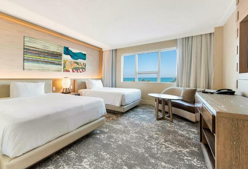 اتاق پرمیوم با چشم‌انداز دریا, Eden Roc Miami Beach
