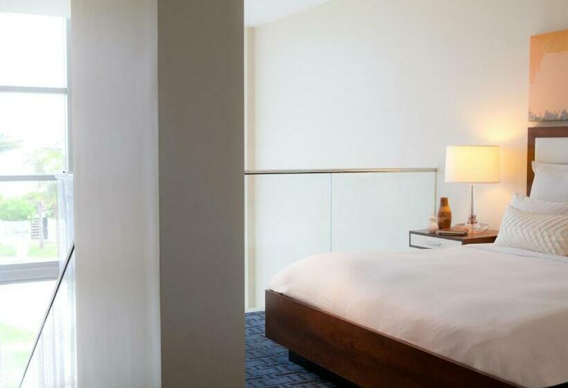 اتاق استاندارد با تخت بزرگ, Eden Roc Miami Beach