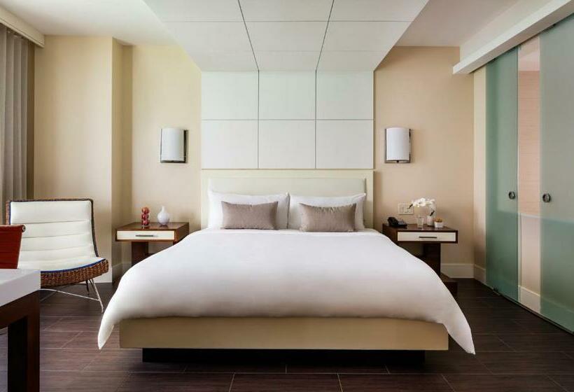 سوئیت با تخت بزرگ, Eden Roc Miami Beach