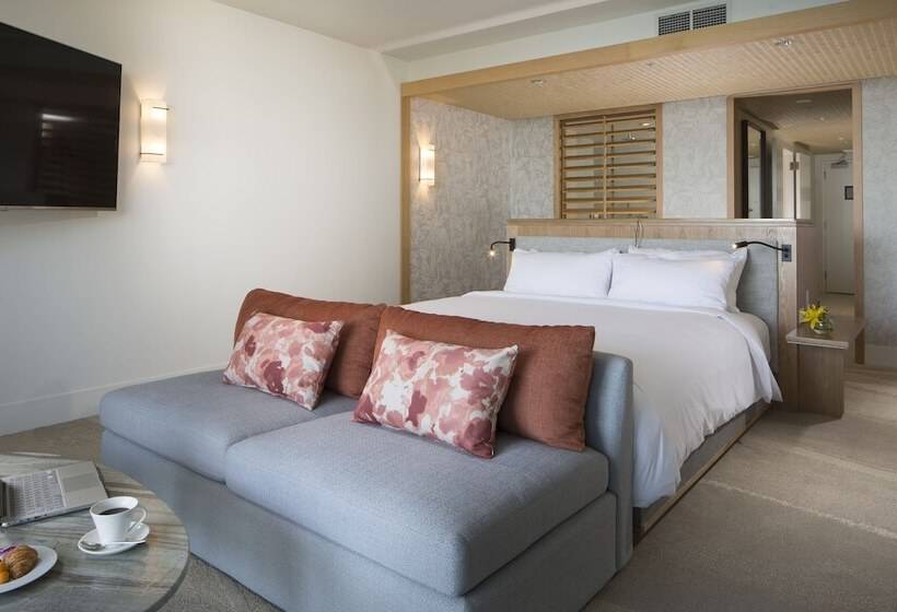 سوییت جونیور با چشم‌انداز دریا, Eden Roc Miami Beach