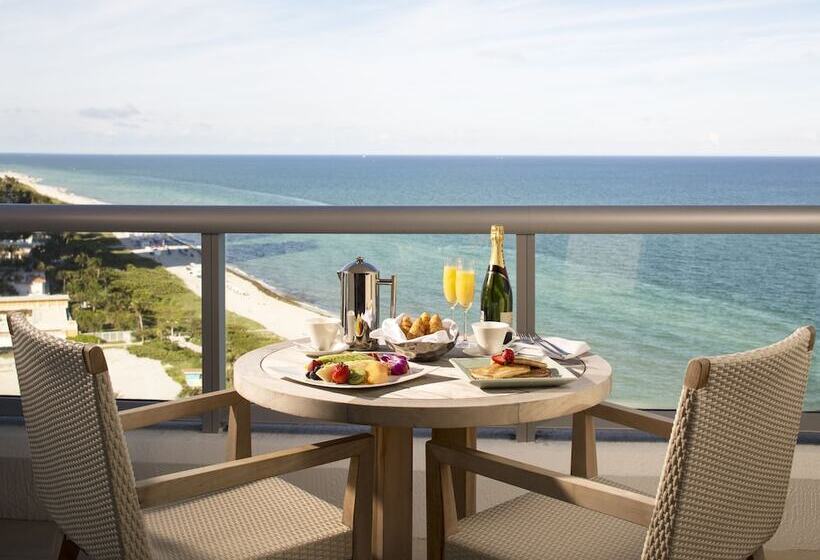سوییت جونیور با چشم‌انداز دریا, Eden Roc Miami Beach