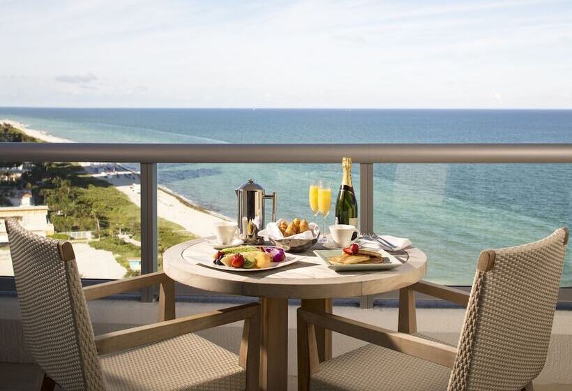 Junior Suite cu Vedere la Mare, Eden Roc Miami Beach