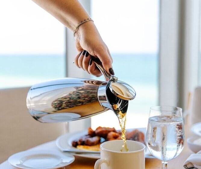 سوئیت پریمیوم, Eden Roc Miami Beach