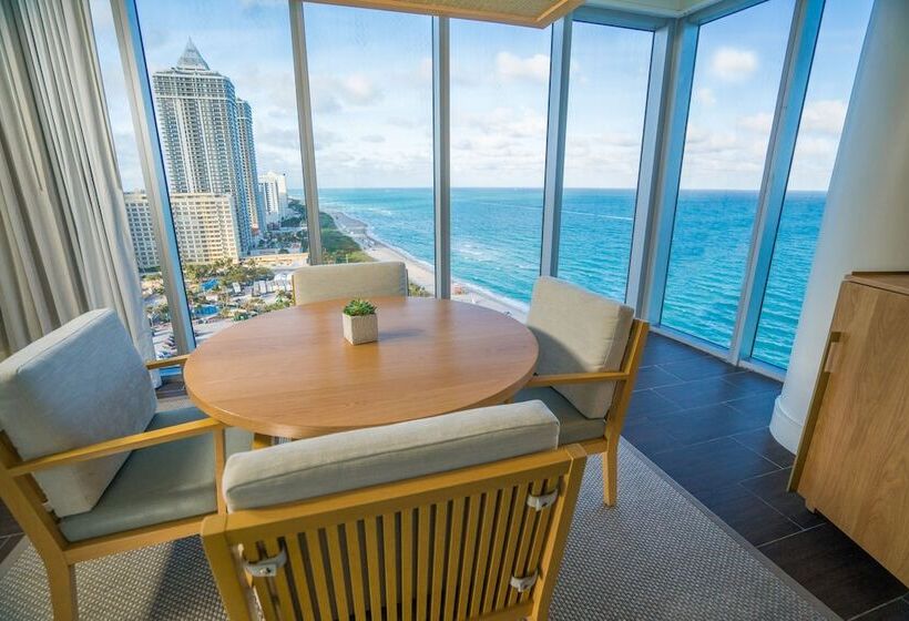 سوئیت با تخت بزرگ, Eden Roc Miami Beach