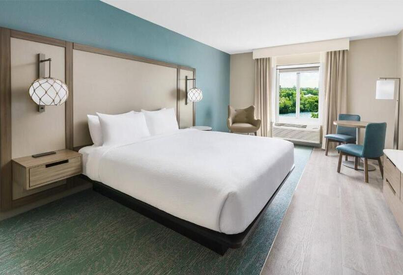 اتاق استاندارد با تخت بزرگ, Fairfield Inn & Suites Marathon Florida Keys