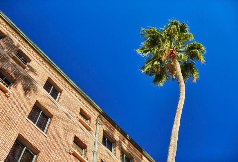 سوییت, Fairmont Miramar Hotel & Bungalows