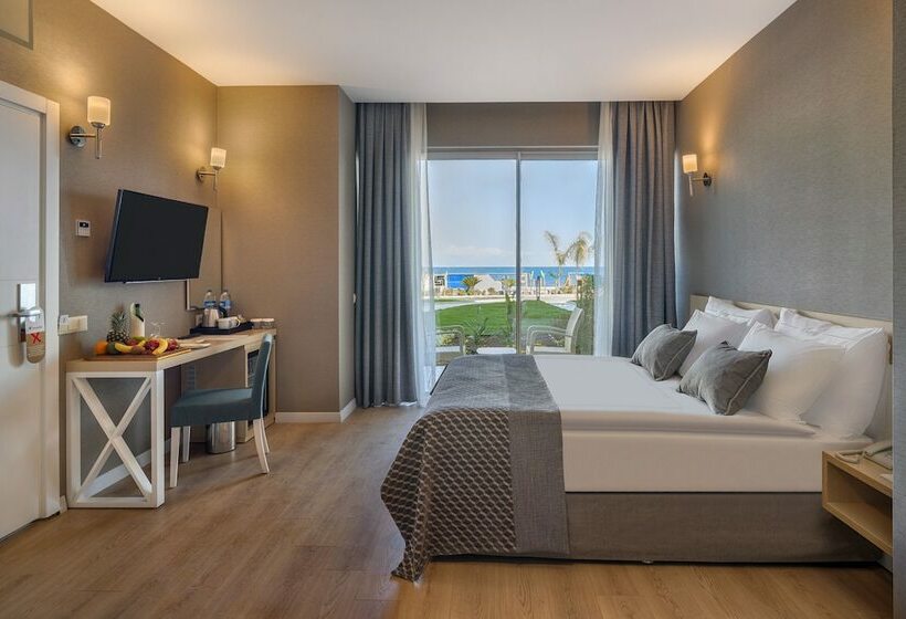 اتاق استاندارد با چشم‌انداز دریا, Corendon Playa Kemer