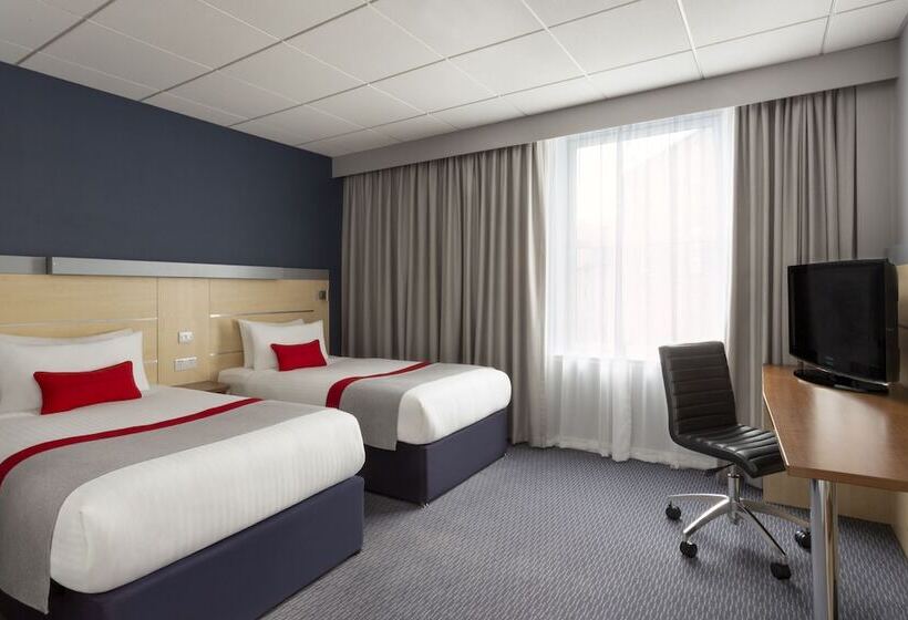 Standard Room, Holiday Inn Express Edinburgh City Centre