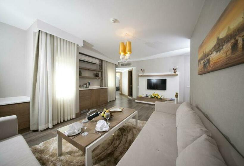 سوئیت با وان آب گرم, Limak Arcadia Sport Resort Belek