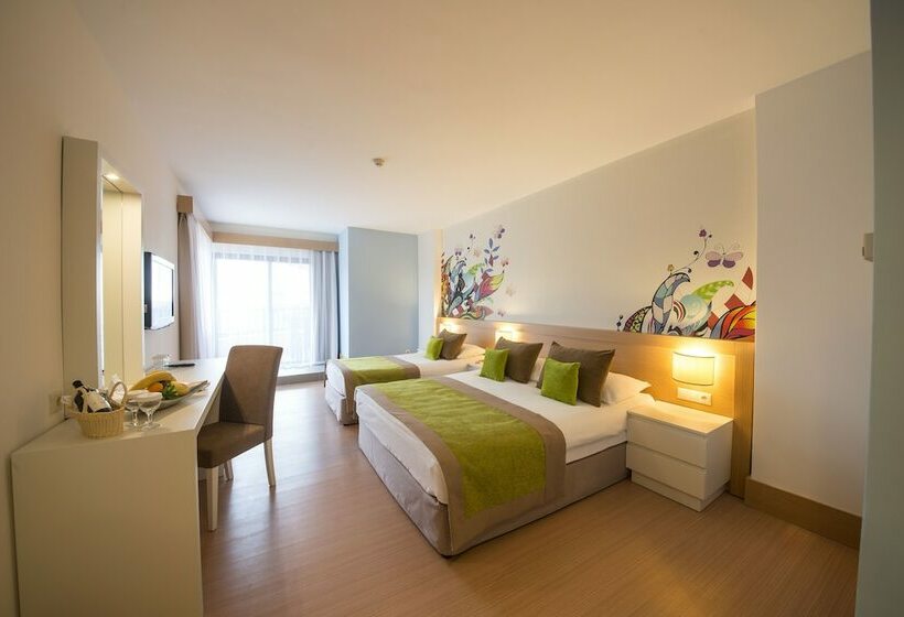 اتاق لوکس سه تخته, Limak Arcadia Sport Resort Belek