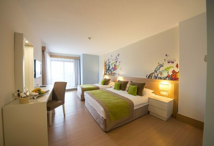 Quarto Triplo Deluxe, Limak Arcadia Golf Resort Belek