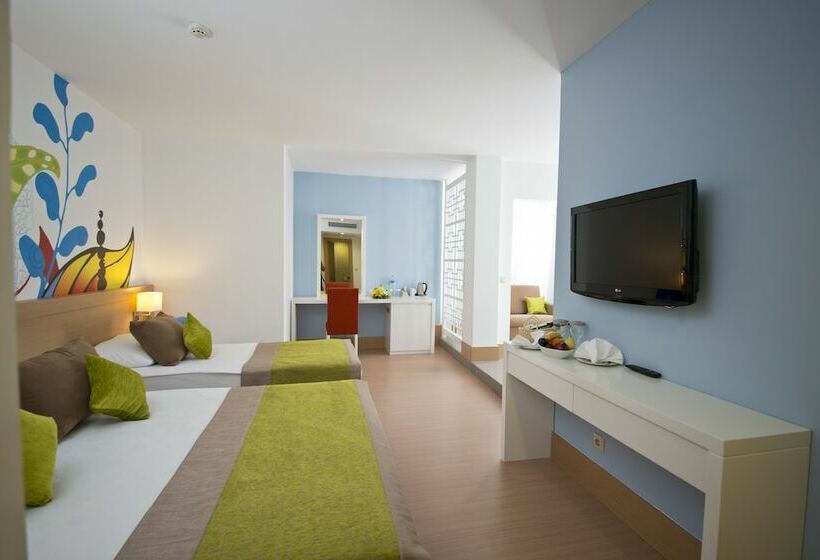 اتاق لوکس سه تخته, Limak Arcadia Sport Resort Belek