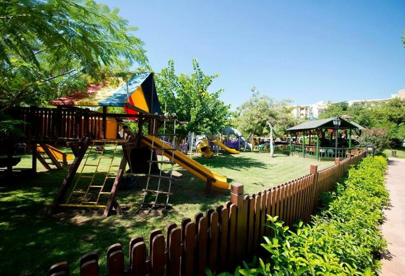 اتاق خانوادگی, Limak Arcadia Sport Resort Belek