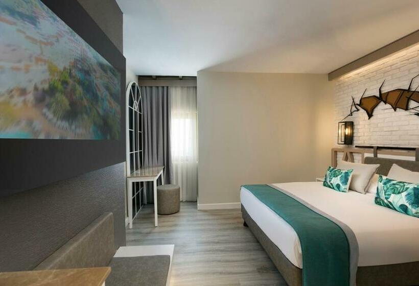 سوییت با چشم‌انداز دریا, Limak Arcadia Sport Resort Belek