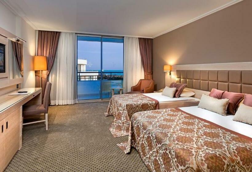 اتاق استاندارد سه نفره, Miracle Resort