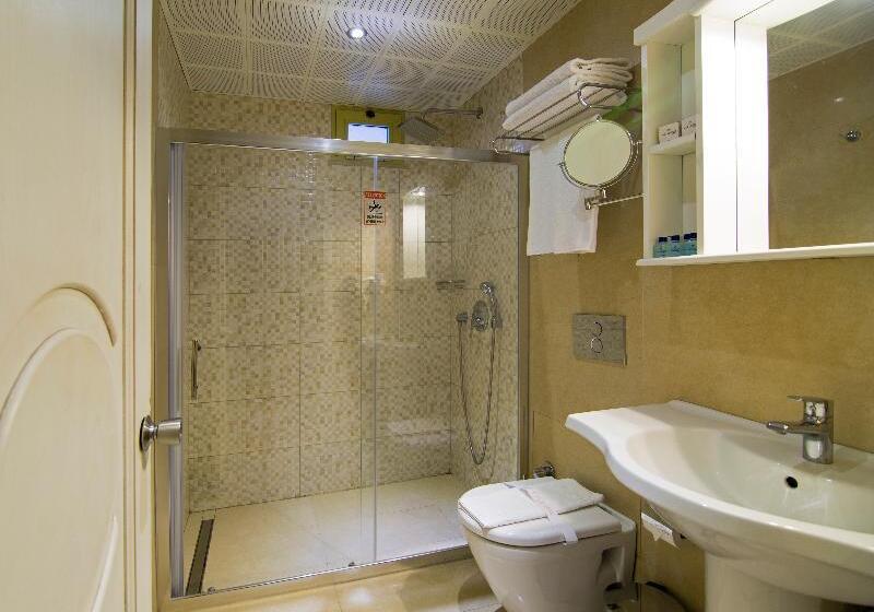 اتاق استاندارد, Mirage World