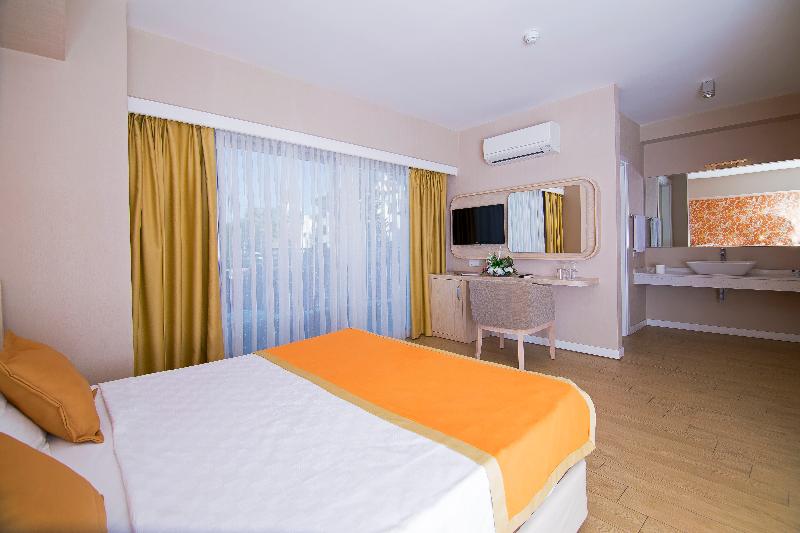 اتاق استاندارد, Mirage World