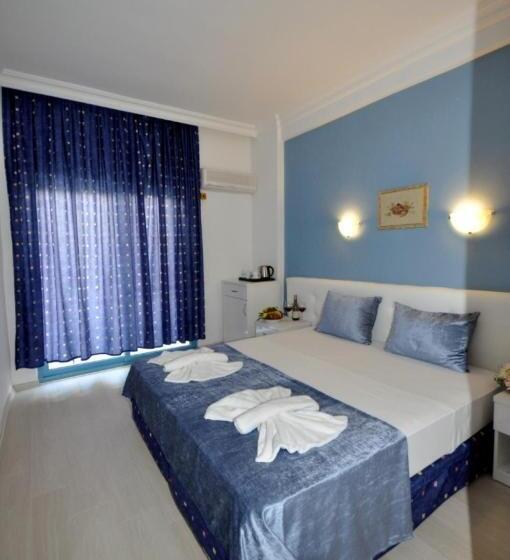 Chambre Familiale, Navy