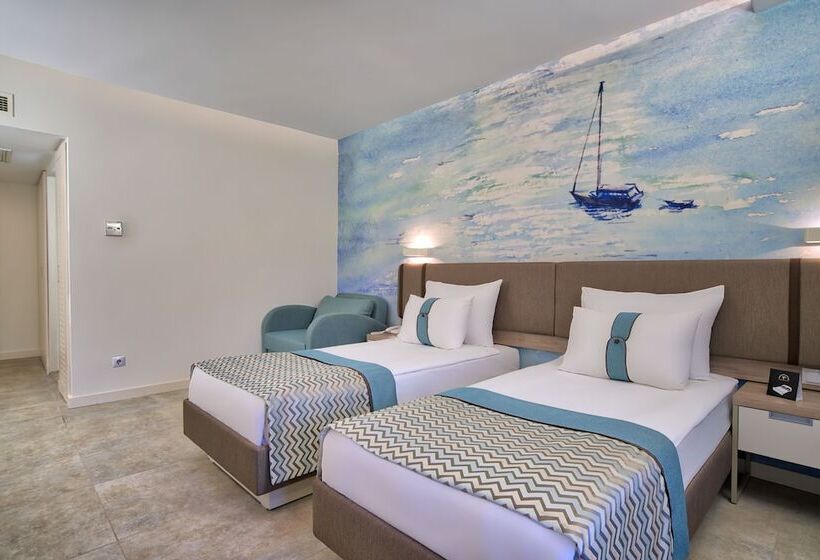 اتاق استاندارد, Pirate S Beach Club