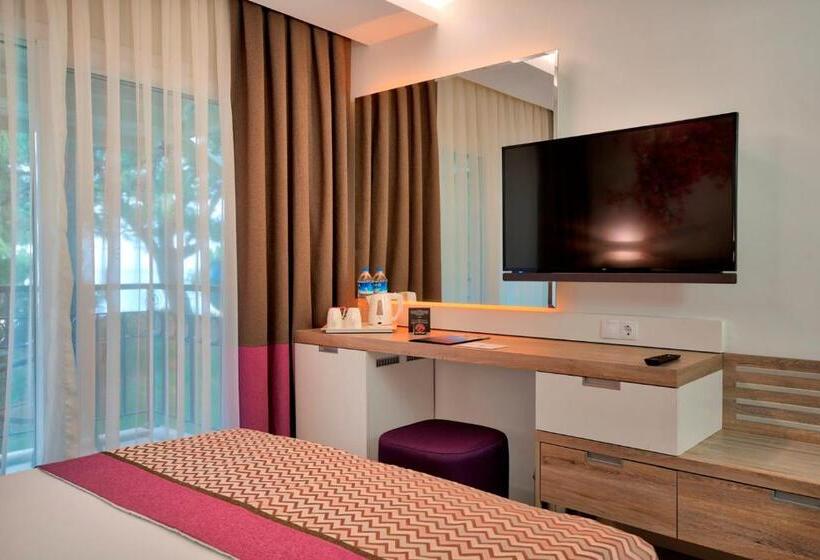 اتاق استاندارد, Pirate S Beach Club