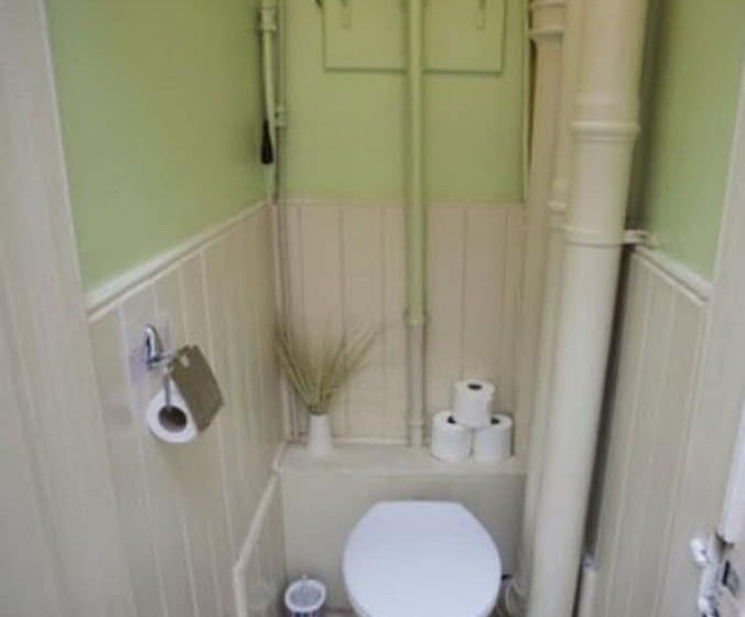 Standard Room Shared Bathroom, Regent House