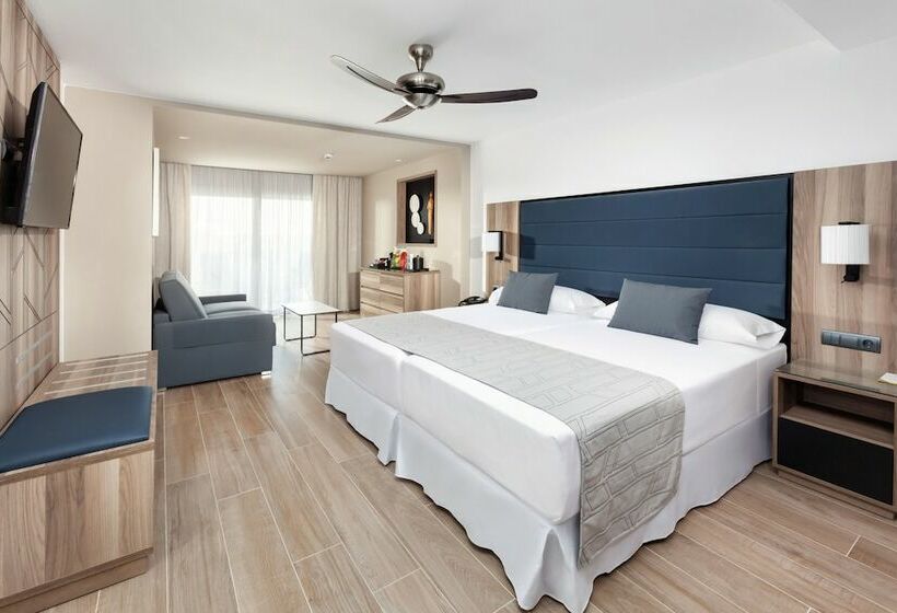 חדר משפחתי, Hotel Riu Palace Oasis