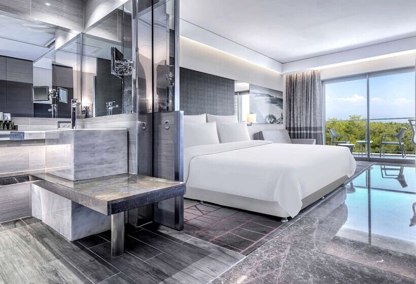 سوییت سوپریور با چشم‌انداز دریا, Rixos Premium Belek, The Land of Legends Access