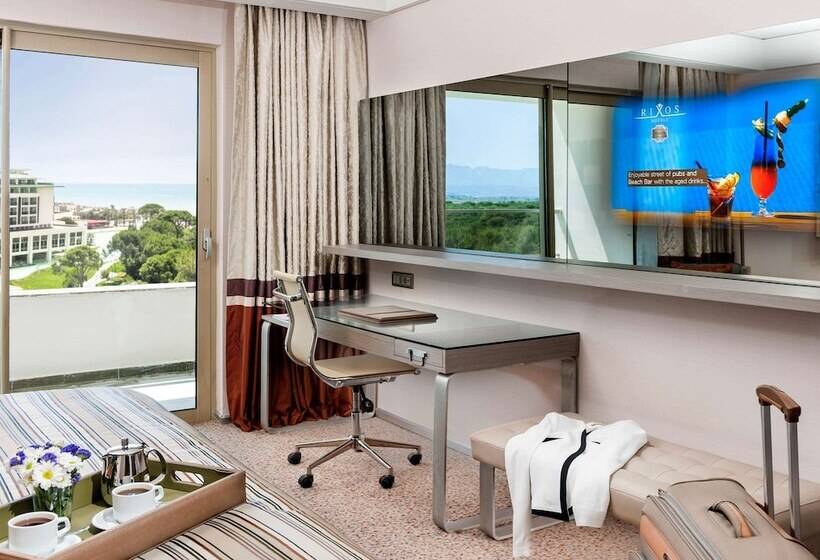 سوییت سوپریور با چشم‌انداز دریا, Rixos Premium Belek, The Land of Legends Access