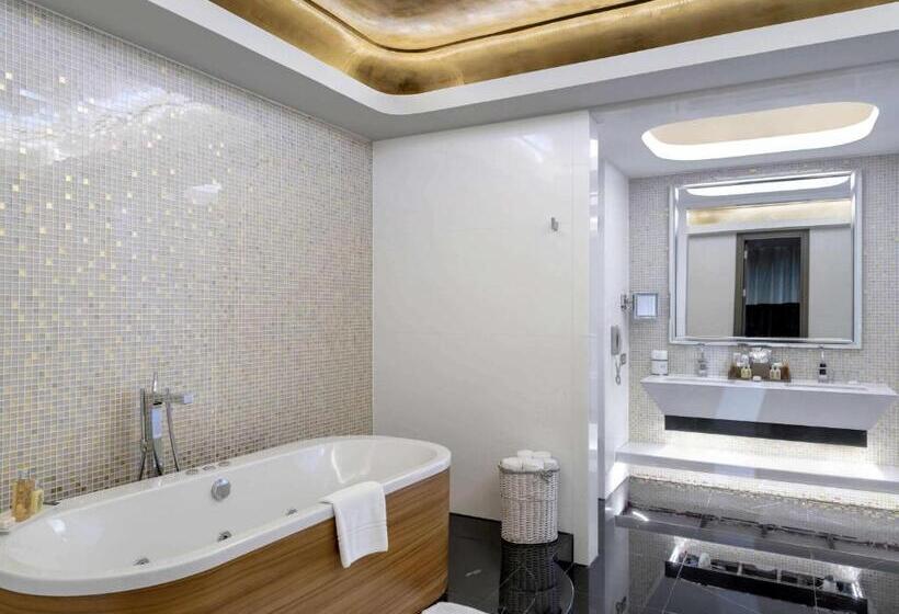 سوییت, Rixos Premium Belek, The Land of Legends Access