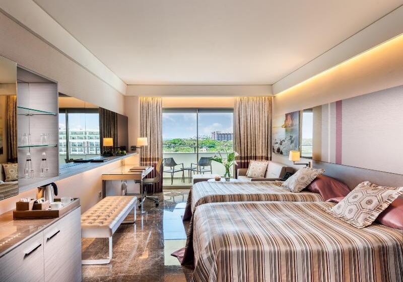 اتاق لوکس با چشم‌انداز باغ, Rixos Premium Belek, The Land of Legends Access