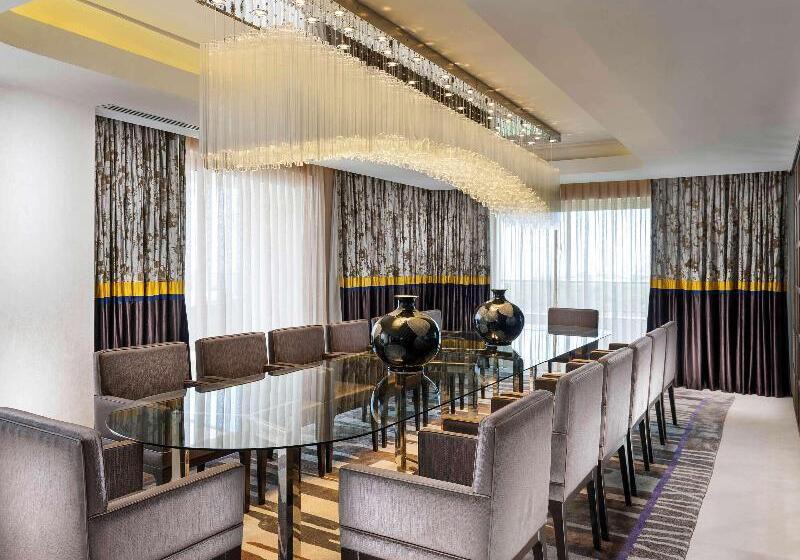 سوییت, Rixos Premium Belek, The Land of Legends Access