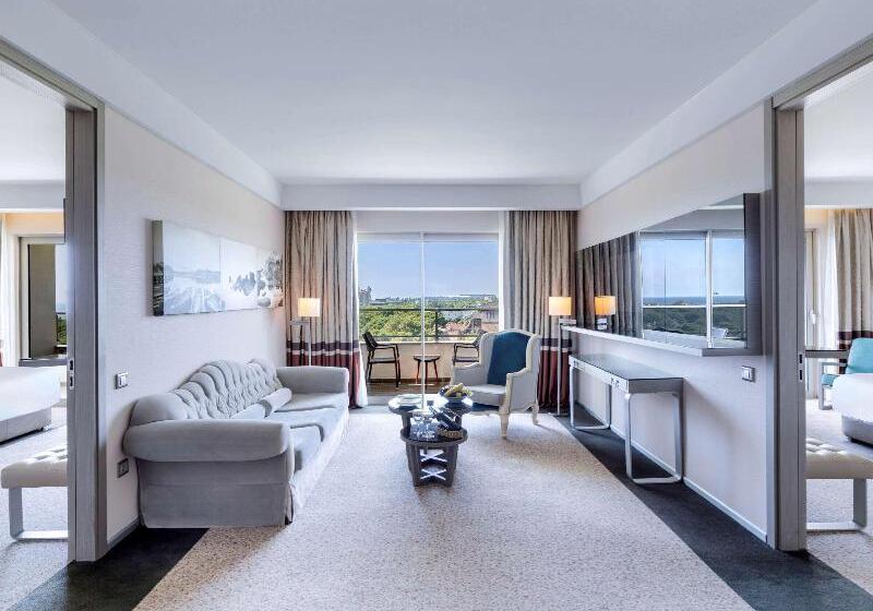 سوییت سوپریور با چشم‌انداز دریا, Rixos Premium Belek, The Land of Legends Access