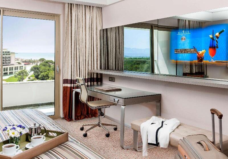 سوییت سوپریور با چشم‌انداز دریا, Rixos Premium Belek, The Land of Legends Access