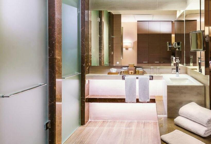اتاق لوکس با چشم‌انداز دریا, Rixos Premium Belek, The Land of Legends Access