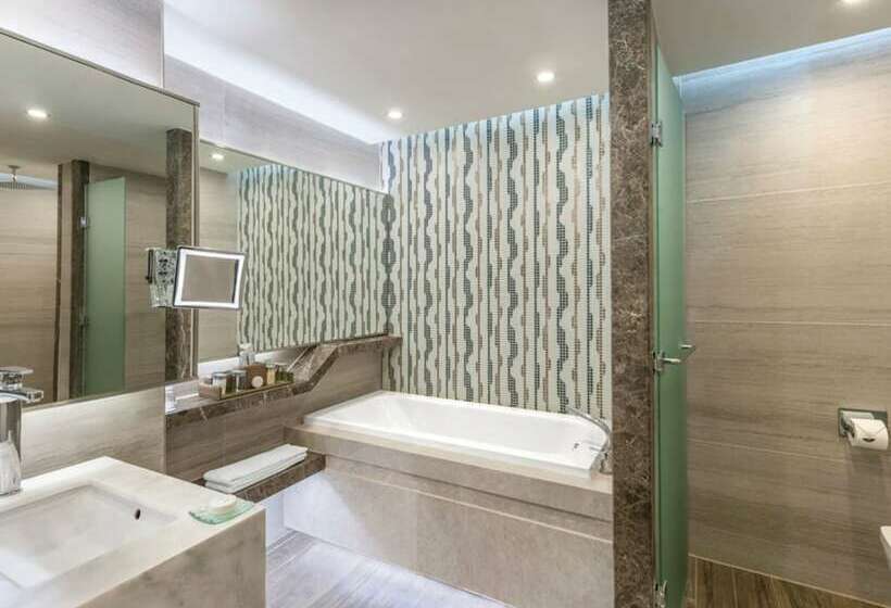 سوییت با چشم‌انداز باغ, Rixos Premium Belek, The Land of Legends Access