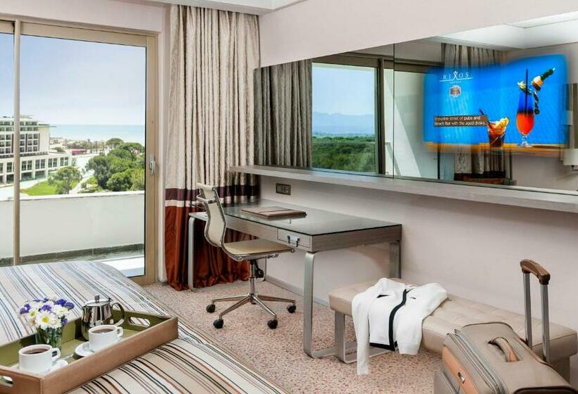 سوییت سوپریور با چشم‌انداز دریا, Rixos Premium Belek, The Land of Legends Access