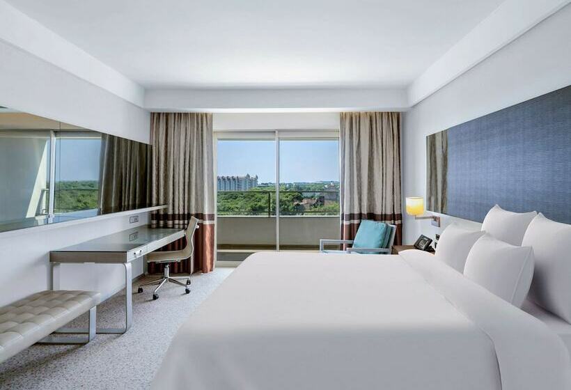سوییت سوپریور با چشم‌انداز دریا, Rixos Premium Belek, The Land of Legends Access