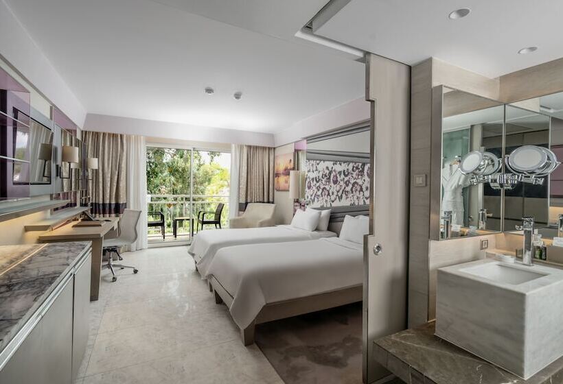 اتاق لوکس با چشم‌انداز دریا, Rixos Premium Tekirova, The Land of Legends Access