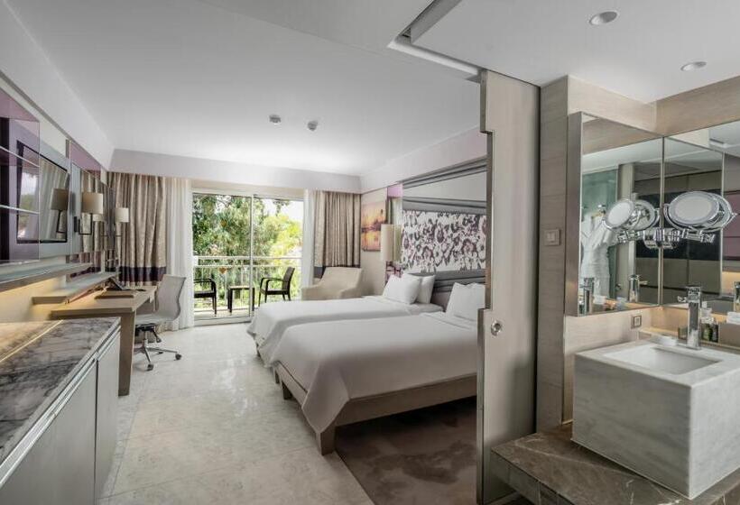 اتاق لوکس با چشم‌انداز دریا, Rixos Premium Tekirova, The Land of Legends Access