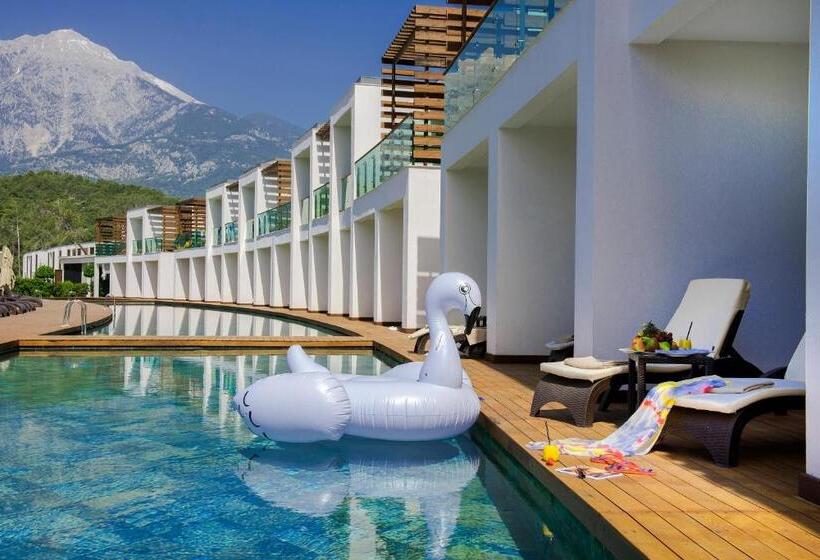 سوییت با استخر, Rixos Premium Tekirova, The Land of Legends Access
