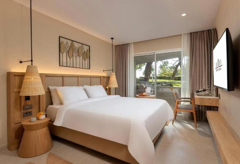 سوییت خانوادگی, Rixos Premium Tekirova, The Land of Legends Access