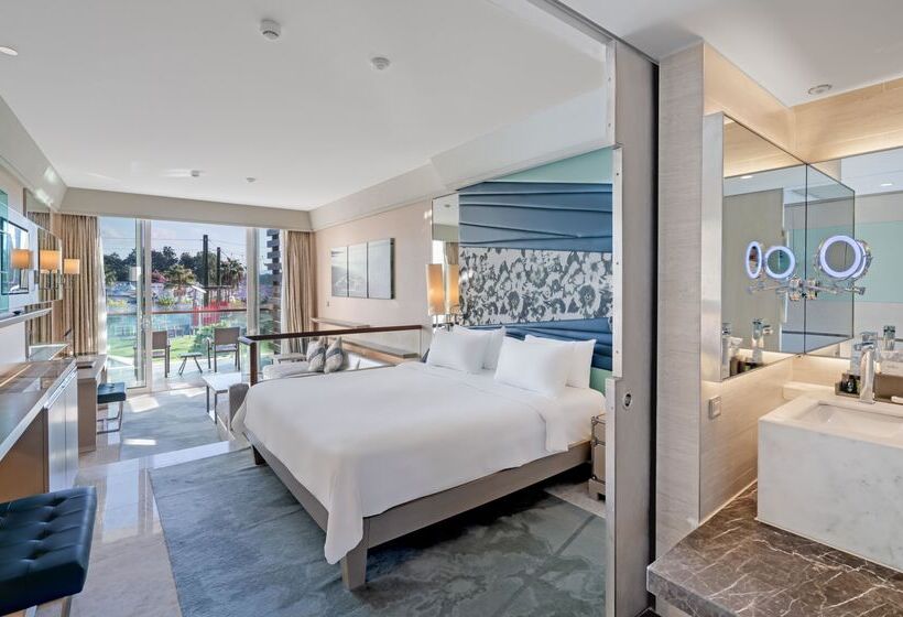 سوییت با استخر, Rixos Premium Tekirova, The Land of Legends Access